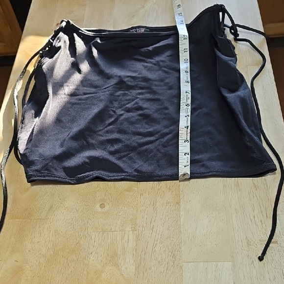 Stylish Black Sleeveless Top with Side Ties - Picture 1 of 4